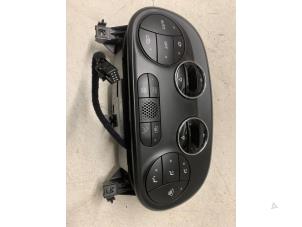 Begagnade Värmekontrollpanel Fiat 500 (312) 0.9 TwinAir 80 Pris € 75,00 Marginaltabell erbjuds av Autodemontage van de Laar