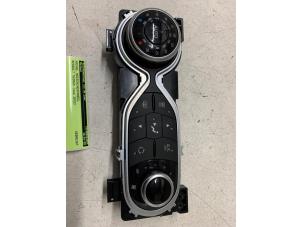 Gebruikte Kachel Bedieningspaneel Renault Twingo III (AH) ZE R80 Prijs € 50,00 Margeregeling aangeboden door Autodemontage van de Laar