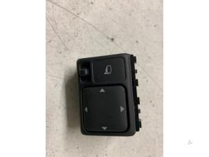 Gebruikte Schakelaar Spiegel Nissan Note (E11) 1.6 16V Prijs op aanvraag aangeboden door Autodemontage van de Laar