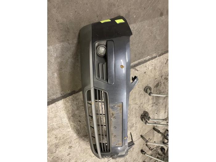 Främre stötfångare från en Ford Focus C-Max 1.6 16V Ti-VCT 2007