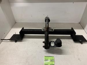 Używane Hak holowniczy BMW 3 serie (E90) 320i 16V Cena € 125,00 Procedura marży oferowane przez Autodemontage van de Laar