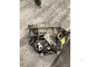 Begagnade Växellåda Opel Combo 1.6 CDTI 16V Pris € 400,00 Marginaltabell erbjuds av Autodemontage van de Laar