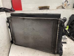 Gebruikte Radiateur Skoda Superb Combi (3V5) 2.0 TDI Prijs € 250,00 Margeregeling aangeboden door Autodemontage van de Laar