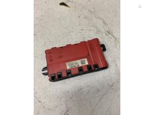 Używane Skrzynka bezpieczników BMW 3 serie Touring (F31) 318d 2.0 16V Cena € 50,00 Procedura marży oferowane przez Autodemontage van de Laar
