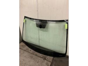 Gebruikte Voorruit Seat Ibiza V (KJB) 1.6 TDI 95 Prijs € 175,00 Margeregeling aangeboden door Autodemontage van de Laar