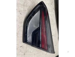 Gebruikte Achterlicht rechts Opel Crossland (X) 1.2 Turbo 12V Prijs € 50,00 Margeregeling aangeboden door Autodemontage van de Laar