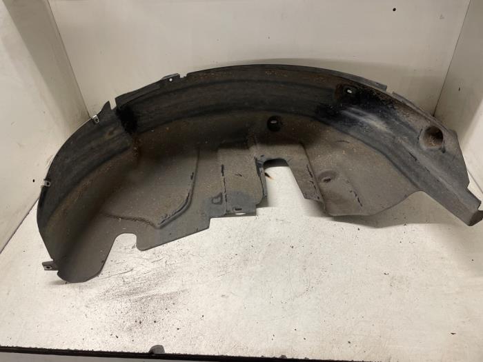 Isolering, hjulhus från en Opel Crossland (X) 1.2 Turbo 12V 2021