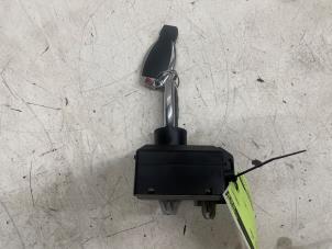 Begagnade Tändningslås + nyckel Mercedes A (W176) 1.6 A-180 16V Pris € 100,00 Marginaltabell erbjuds av Autodemontage van de Laar