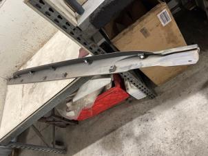 Begagnade Sidokjol, vänster Volkswagen ID.3 (E11/E12) First, Life, Pro 58 kWh Pris € 100,00 Marginaltabell erbjuds av Autodemontage van de Laar