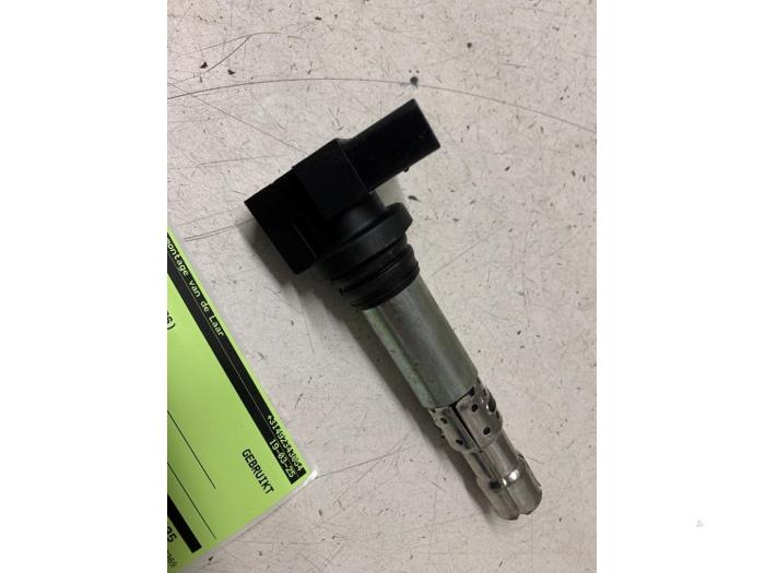 Bobine van een Volkswagen Polo IV (9N1/2/3) 1.4 16V 2006