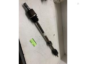 Begagnade Drivaxel, höger fram Kia Picanto (TA) 1.0 12V Pris € 60,00 Marginaltabell erbjuds av Autodemontage van de Laar