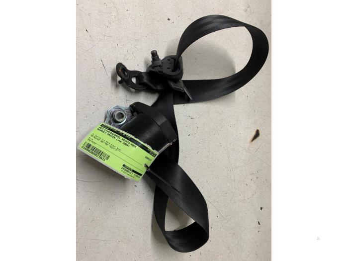 Främre säkerhetsbälte, höger från en Renault Master II (ED/HD/UD) 2.5 dCi 16V 100 2009