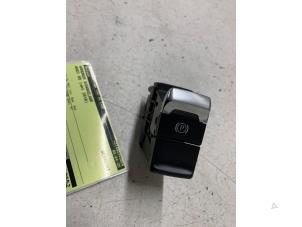 Begagnade Brytare, parkeringsbroms Audi A5 Sportback (8TA) 1.8 TFSI 16V Pris € 15,00 Marginaltabell erbjuds av Autodemontage van de Laar