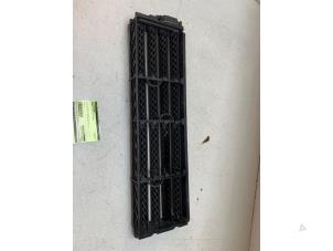 Używane Przewód powietrzny Renault Clio IV Estate/Grandtour (7R) 0.9 Energy TCE 12V Cena € 175,00 Procedura marży oferowane przez Autodemontage van de Laar