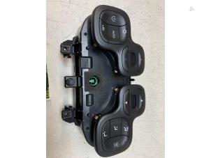 Gebruikte Kachel Bedieningspaneel Fiat Panda/Pandina (312) 1.0 Hybrid Prijs € 150,00 Margeregeling aangeboden door Autodemontage van de Laar