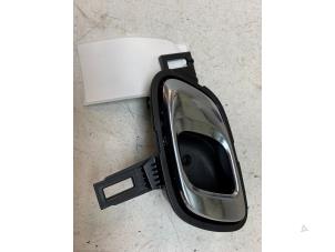 Gebruikte Deurgreep 4Deurs links-achter Dacia Spring 45 Prijs € 20,00 Margeregeling aangeboden door Autodemontage van de Laar