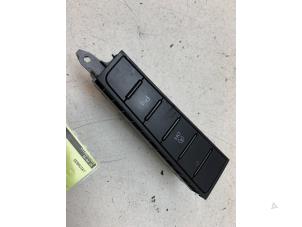 Gebruikte Schakelaar (diversen) Volkswagen Passat (362) 1.4 TSI 16V Prijs € 25,00 Margeregeling aangeboden door Autodemontage van de Laar