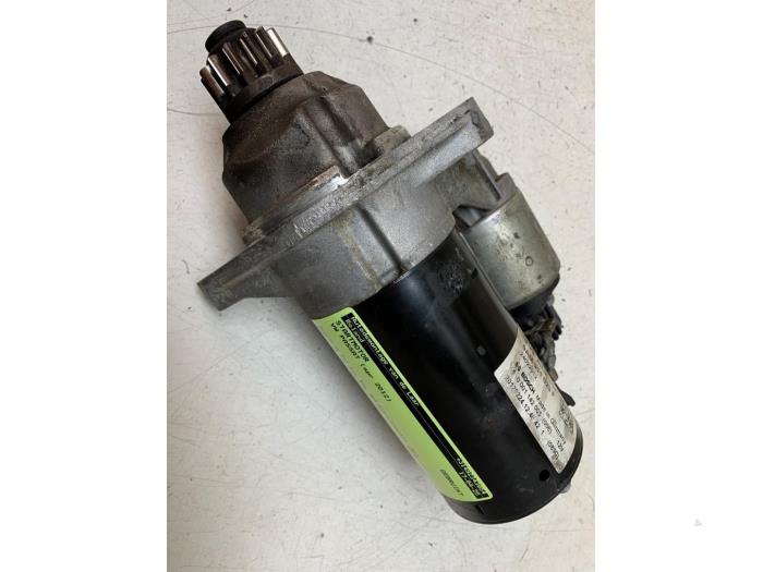 Startmotor från en Volkswagen Passat (362) 1.4 TSI 16V 2012
