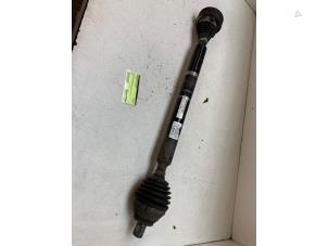 Begagnade Drivaxel, höger fram Volkswagen Passat (362) 1.4 TSI 16V Pris € 50,00 Marginaltabell erbjuds av Autodemontage van de Laar