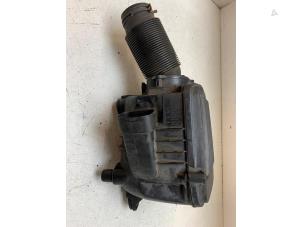Begagnade Luftfilterhus Volkswagen Passat (362) 1.4 TSI 16V Pris € 40,00 Marginaltabell erbjuds av Autodemontage van de Laar