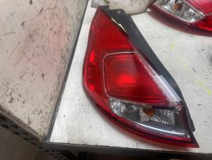 Gebruikte Achterlicht links Ford Fiesta 6 (JA8) 1.25 16V Prijs € 40,00 Margeregeling aangeboden door Autodemontage van de Laar
