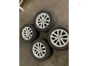 Używane Zestaw felg sportowych + opony zimowe Volkswagen Passat Variant (3G5) 2.0 TDI 16V 150 Cena € 400,00 Procedura marży oferowane przez Autodemontage van de Laar