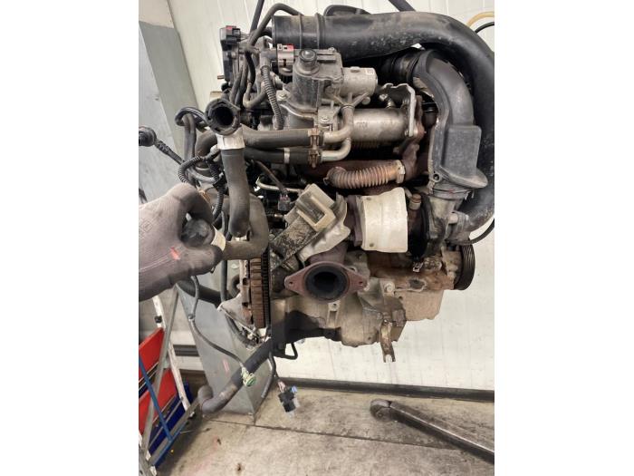 Motor från en Renault Kangoo Express (FW) 1.5 dCi 90 FAP 2011
