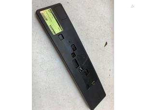 Używane Rózne Mazda 2 (DJ/DL) 1.5 SkyActiv-G 90 Cena € 25,00 Procedura marży oferowane przez Autodemontage van de Laar