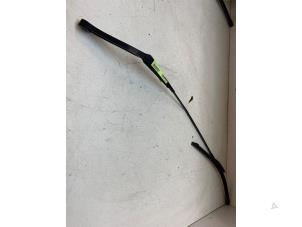 Gebruikte Ruitenwisserarm voor Renault Trafic (1FL/2FL/3FL/4FL) 2.0 dCi 16V 120 Prijs € 25,00 Margeregeling aangeboden door Autodemontage van de Laar