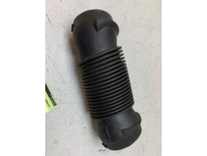 Używane Waz ssacy powietrza Peugeot 207 SW (WE/WU) 1.4 16V Vti Cena € 25,00 Procedura marży oferowane przez Autodemontage van de Laar