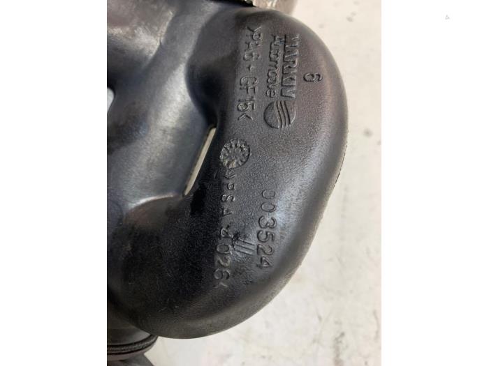 Turbo Pijp van een Peugeot Partner Tepee (7A/B/C/D/E/F/G/J/P/S) 1.6 HDiF 90 16V Phase 1 2011