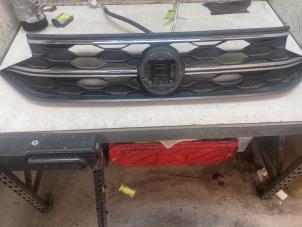 Begagnade Grill Volkswagen Taigo 1.0 TSI 110 12V Pris € 150,00 Marginaltabell erbjuds av Autodemontage van de Laar