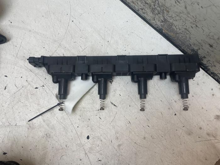 Bobine van een Opel Corsa D 1.2 16V 2007