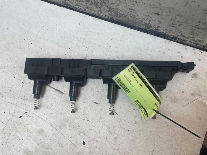 Bobine van een Opel Corsa D 1.2 16V 2007