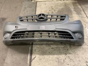 Używane Zderzak przedni Mercedes eVito (447.6) 41/60/66 kWh Cena € 100,00 Procedura marży oferowane przez Autodemontage van de Laar