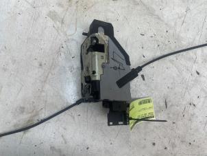 Gebruikte Slotmechaniek Portier 4Deurs links-achter Peugeot 3008 I (0U/HU) 1.6 16V THP 155 Prijs op aanvraag aangeboden door Autodemontage van de Laar