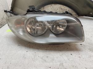 Begagnade Strålkastare, höger BMW 1 serie (E87/87N) 116i 1.6 16V Pris € 75,00 Marginaltabell erbjuds av Autodemontage van de Laar