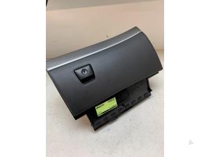 Begagnade Handskfack Volvo XC90 I 2.5 T 20V Pris € 50,00 Marginaltabell erbjuds av Autodemontage van de Laar