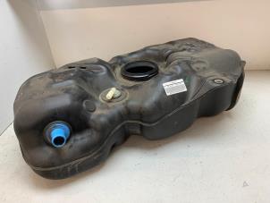 Gebruikte Tank Mitsubishi Space Star (A0) 1.2 12V Prijs € 75,00 Margeregeling aangeboden door Autodemontage van de Laar