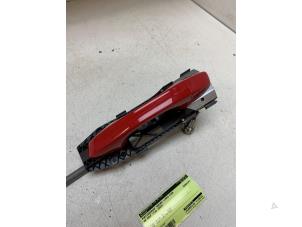 Gebruikte Deurgreep 4Deurs links-voor Volkswagen Golf VII Variant (AUVV) 1.0 TSI 12V BlueMotion Technology Prijs € 40,00 Margeregeling aangeboden door Autodemontage van de Laar