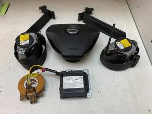 Używane Zestaw + Modul poduszki powietrznej Opel Combo 1.3 CDTI 16V ecoFlex Cena € 450,00 Procedura marży oferowane przez Autodemontage van de Laar