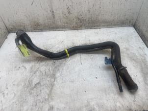 Używane Rurka do napelniania zbiornika paliwa Opel Astra Mk.7 1.2 110 Cena € 50,00 Procedura marży oferowane przez Autodemontage van de Laar