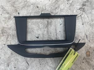 Gebruikte Radio omlijsting Opel Astra Mk.7 1.2 110 Prijs € 25,00 Margeregeling aangeboden door Autodemontage van de Laar