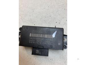 Gebruikte PDC Module Renault Scénic III (JZ) 1.2 16V TCe 130 Prijs € 35,00 Margeregeling aangeboden door Autodemontage van de Laar