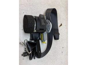 Gebruikte Veiligheidsgordel rechts-voor Ford Fiesta 6 (JA8) 1.0 Ti-VCT 12V 65 Prijs € 70,00 Margeregeling aangeboden door Autodemontage van de Laar