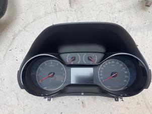 Gebruikte Kilometerteller KM Opel Corsa F (UB/UH/UP) 1.2 Turbo 12V 100 Prijs € 150,00 Margeregeling aangeboden door Autodemontage van de Laar