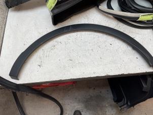 Gebruikte Wielrand achter Renault Captur (2R) 0.9 Energy TCE 12V Prijs € 20,00 Margeregeling aangeboden door Autodemontage van de Laar