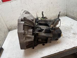 Gebruikte Versnellingsbak Nissan Qashqai (J10) 1.6 16V Prijs € 600,00 Margeregeling aangeboden door Autodemontage van de Laar