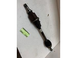 Gebruikte Homokineetas links-voor Dacia Logan MCV (KS) 1.6 16V Prijs € 35,00 Margeregeling aangeboden door Autodemontage van de Laar