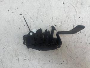 Begagnade Låsmekanism, motorhuv Nissan Juke (F15) 1.5 dCi Pris € 25,00 Marginaltabell erbjuds av Autodemontage van de Laar